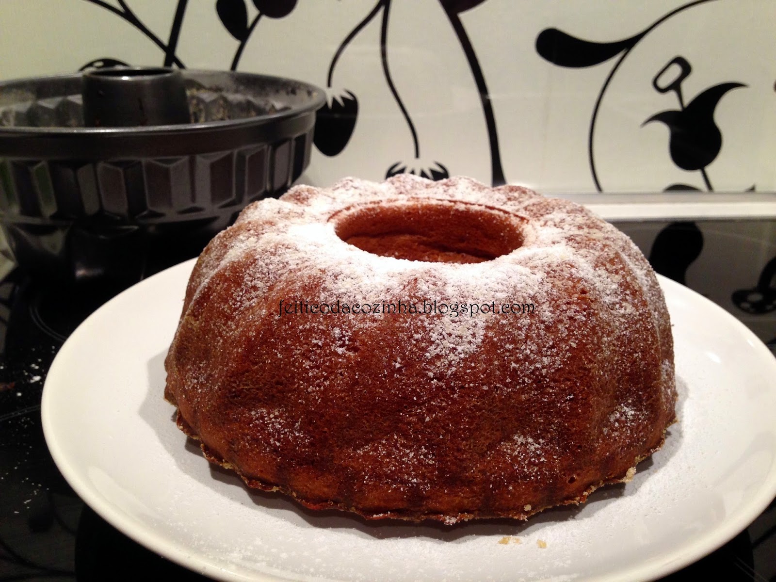 O Feitiço da Cozinha: Bolo Simples de Mel